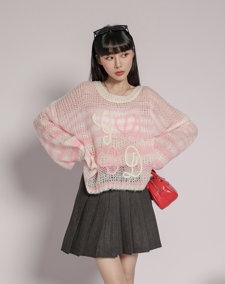 3D EMBROIDERY KNIT TOP