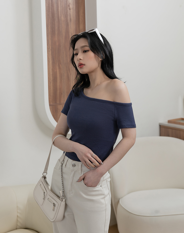 MINIMALIST FINE RIBBED BASIC TOP