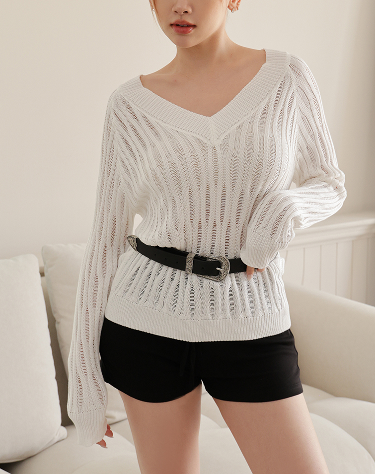 SOFT LINE  V-NECK KNIT TOP