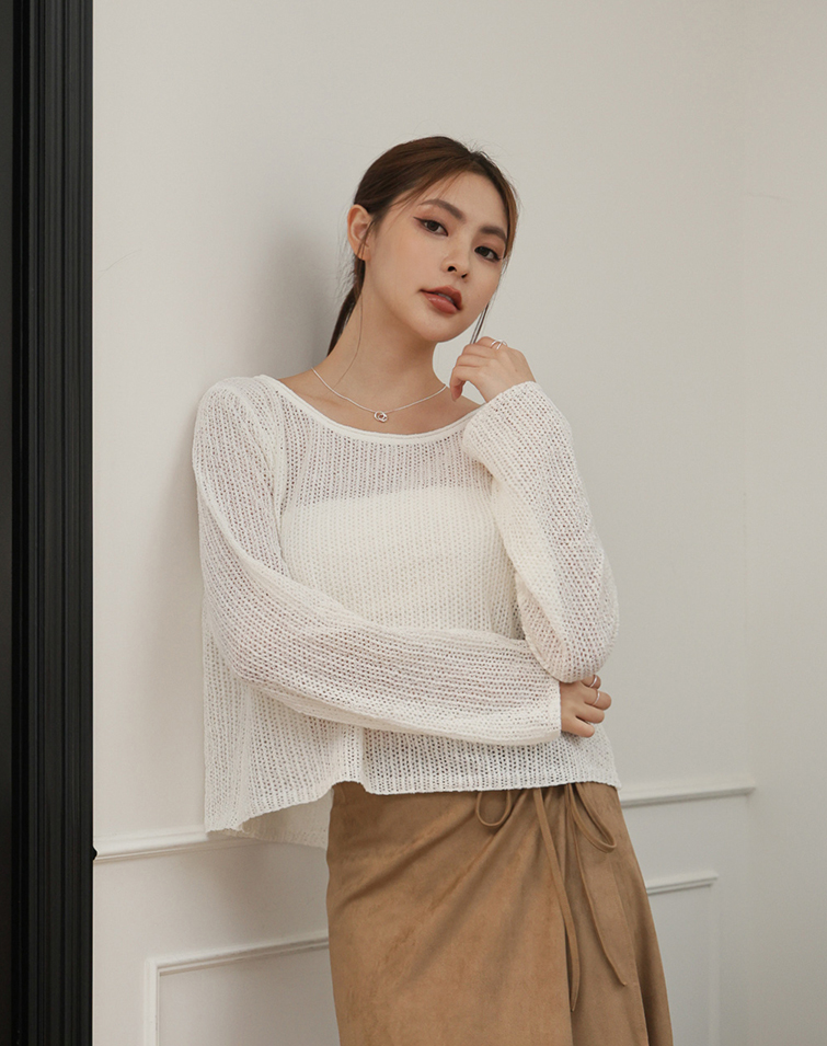 KNIT BACK-BUTTON TOP