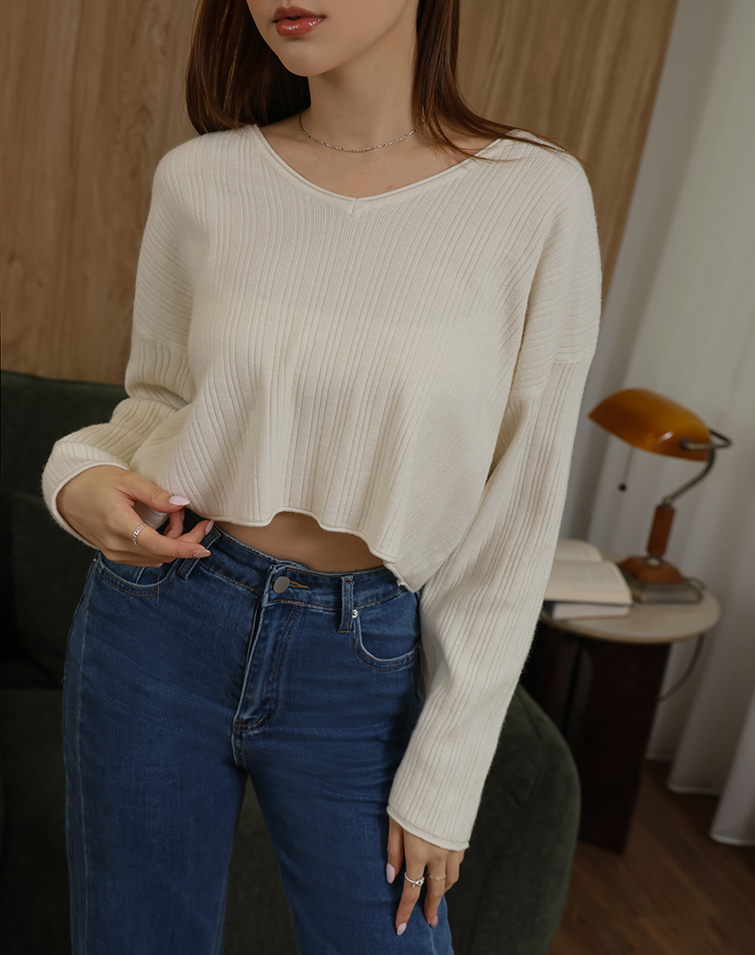 SOFT RIBBED KNIT LONG SLEEVE TOP