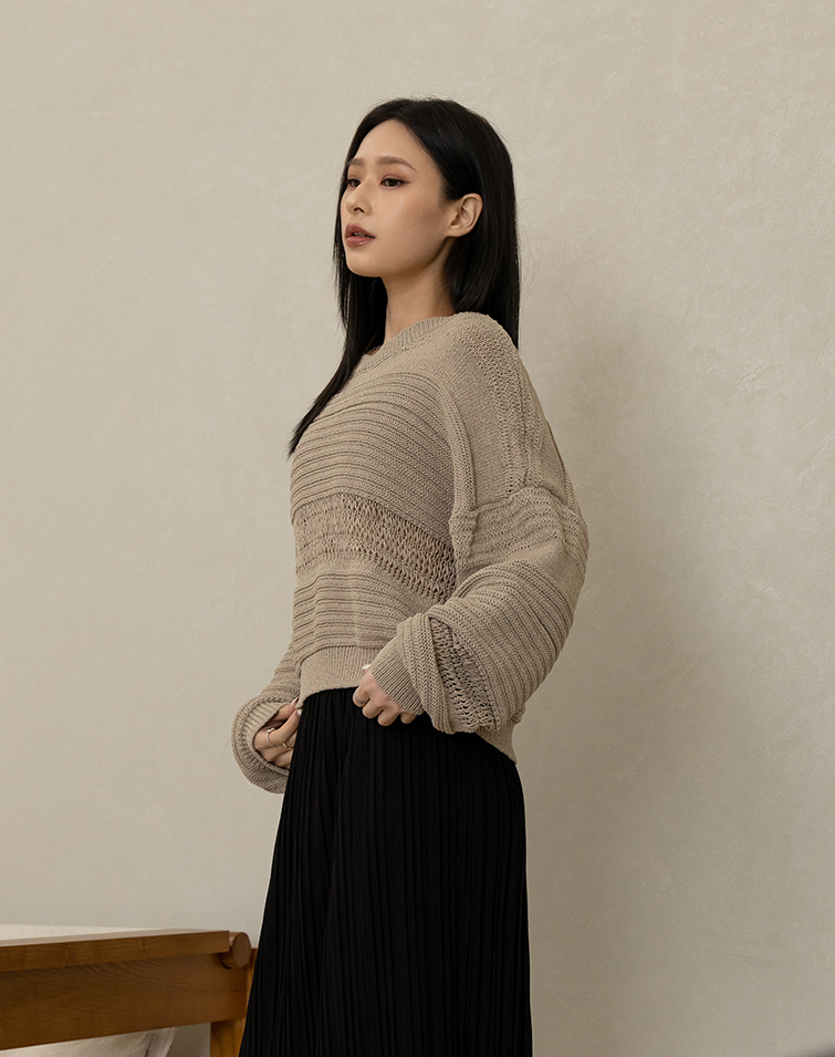 CREW NECK RIBBED KNIT SWEATER
