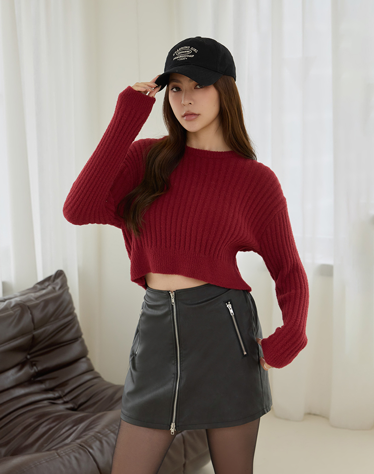 MINIMALIST RIBBED KNIT TOP