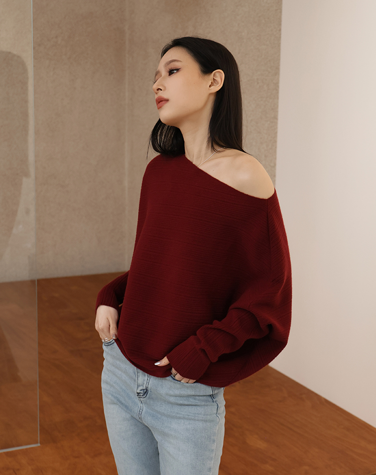 BATWING KNIT TOP