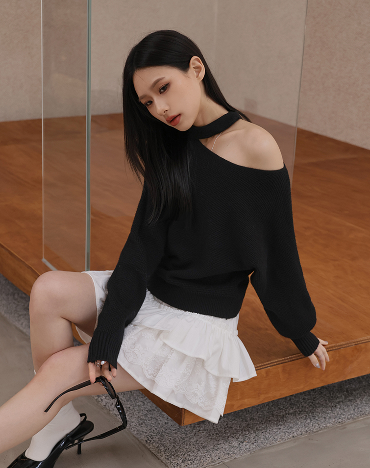 ASYMMETRICAL CUTOUT KNIT LONG-SLEEVE TOP
