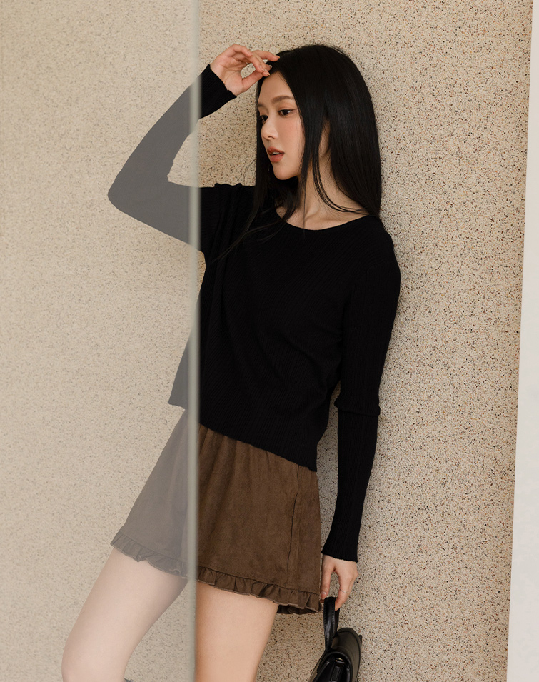 SOFT-TOUCH RIBBED TOP