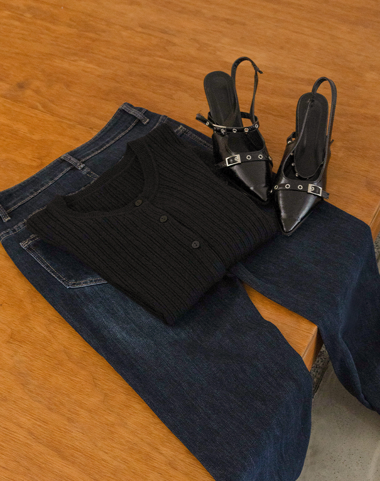 SOFT RIBBED BUTTONED TOP