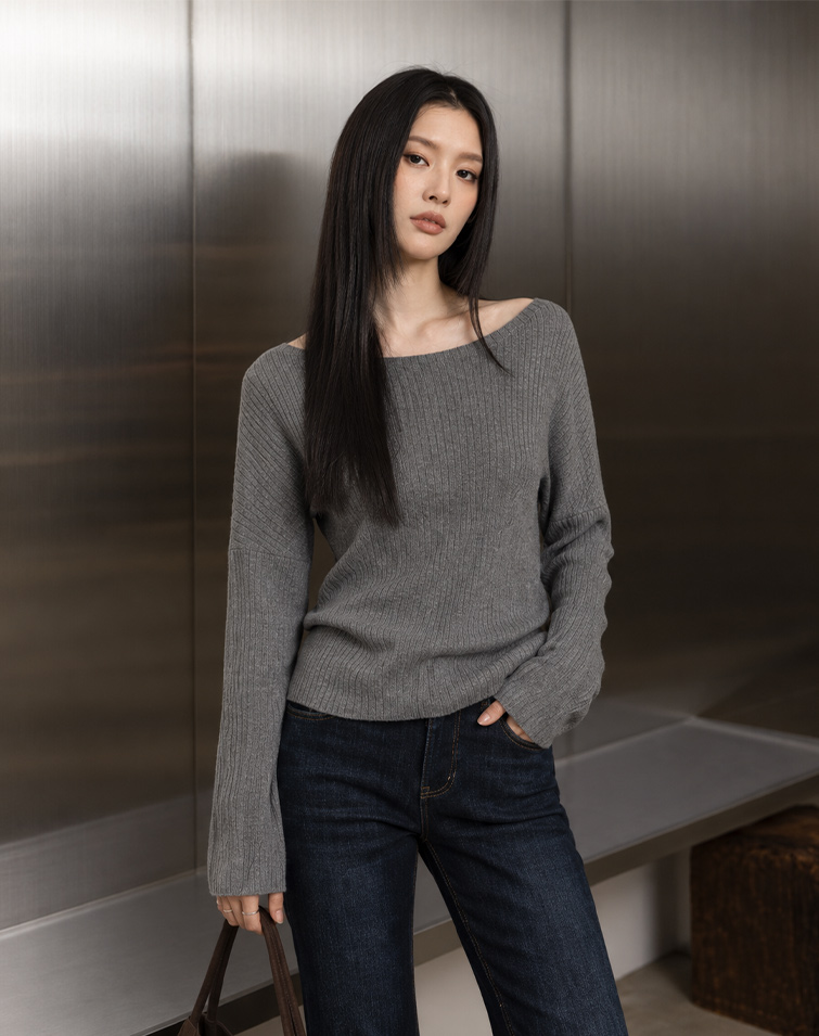 COLLAR-SHOWING RIBBED TOP