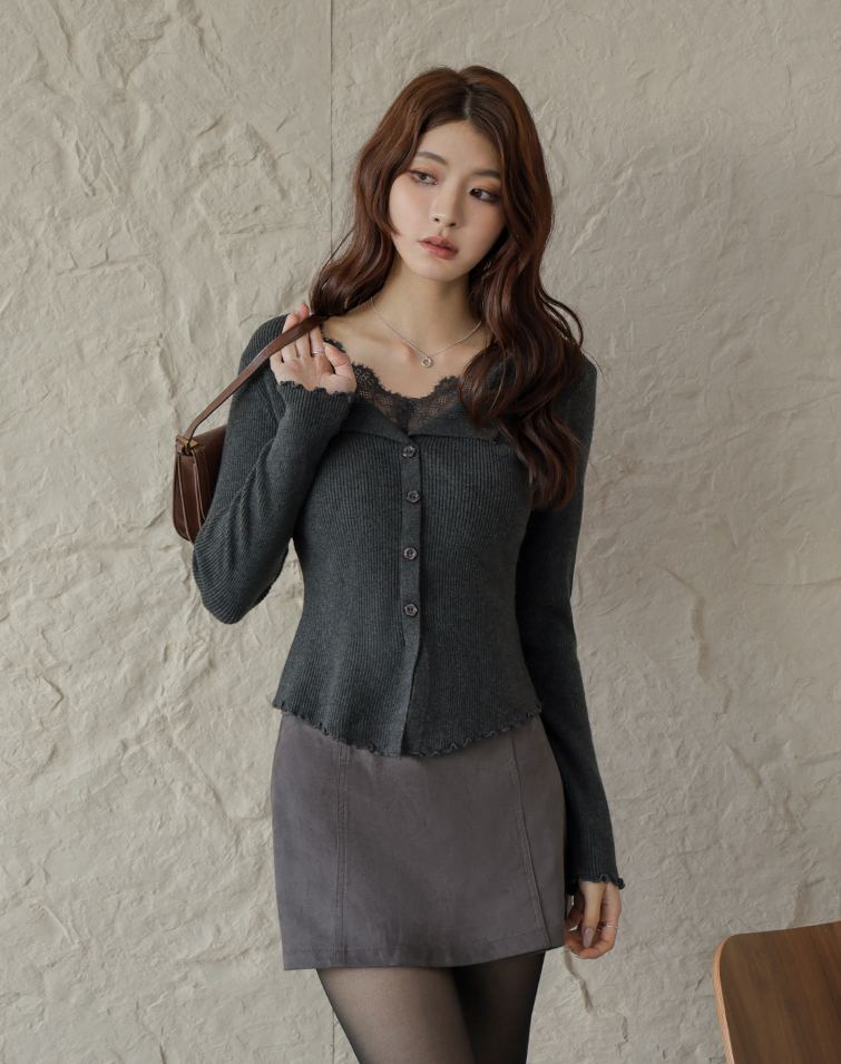 LACE-TRIMMED SOFT TOUCH TOP