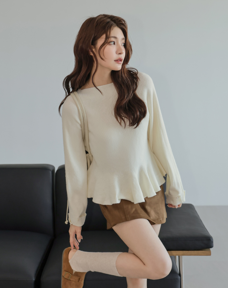 CINCHED-WAIST HEM TOP