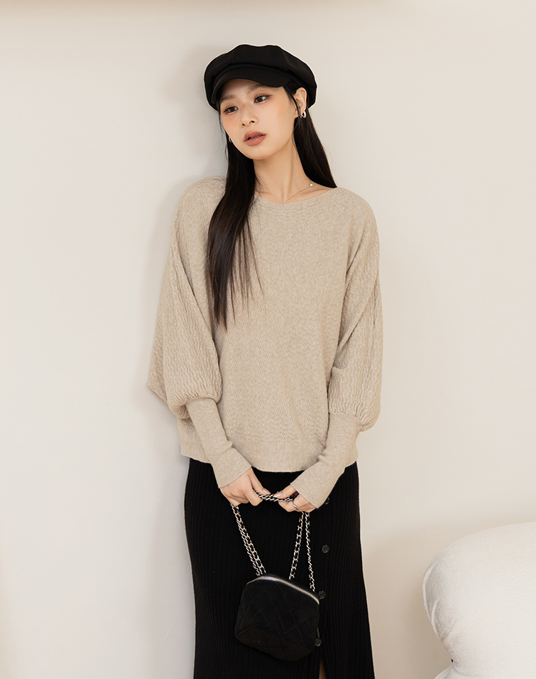 LANTERN-SLEEVE SLIMMING TOP