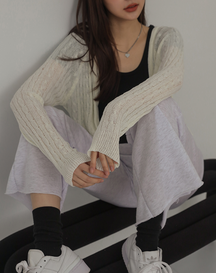 TEXTURED AND COMFY KNIT CABLE CARDIGAN
