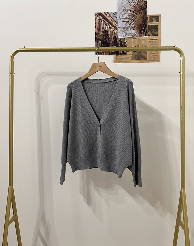 LARGE V-NECK KNITTED SOLID COLOR CARDIGAN