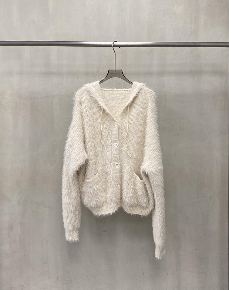 SOFT FUZZY V-NECK KNIT