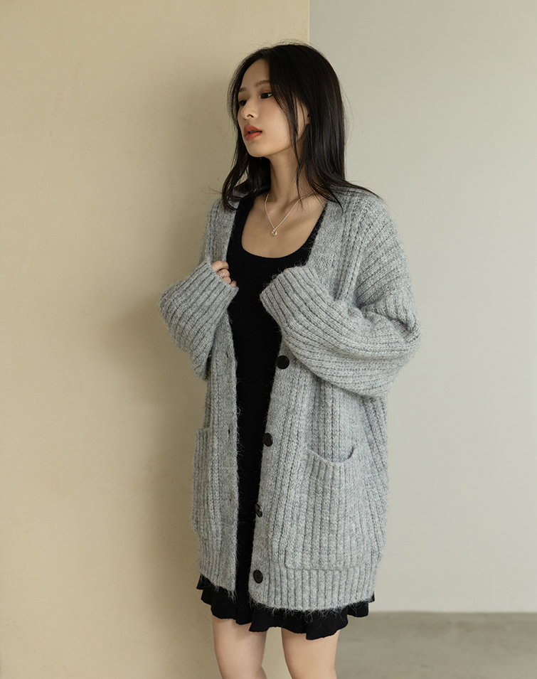 V-NECK BUTTONED CASHMERE CARDIGAN