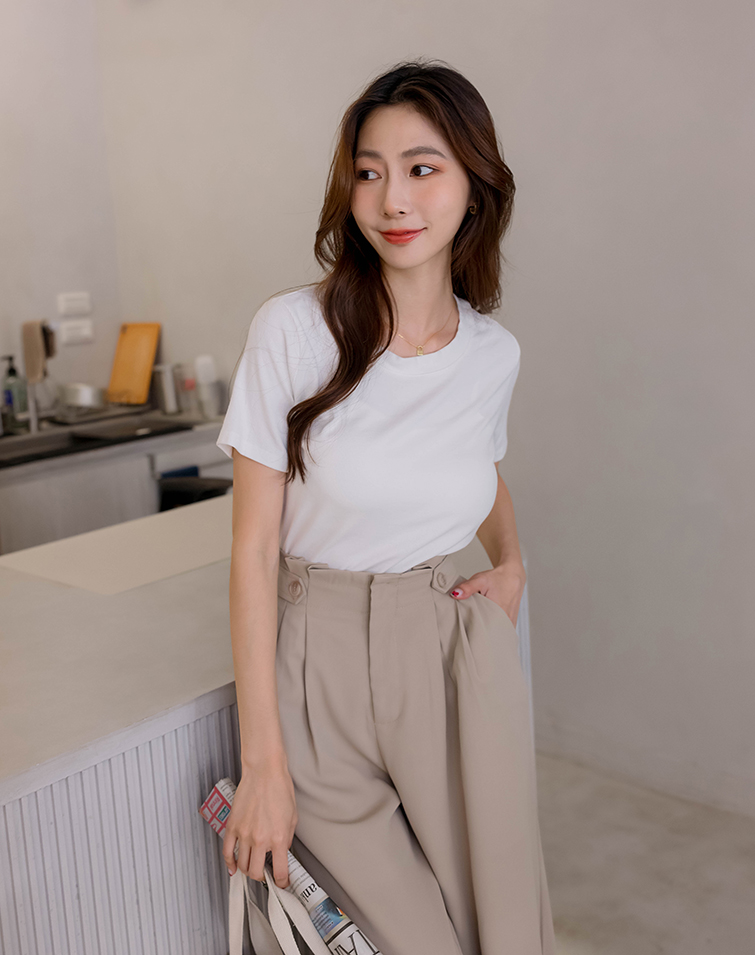 COMFY AND STRETCHY COTTON BASIC TEE