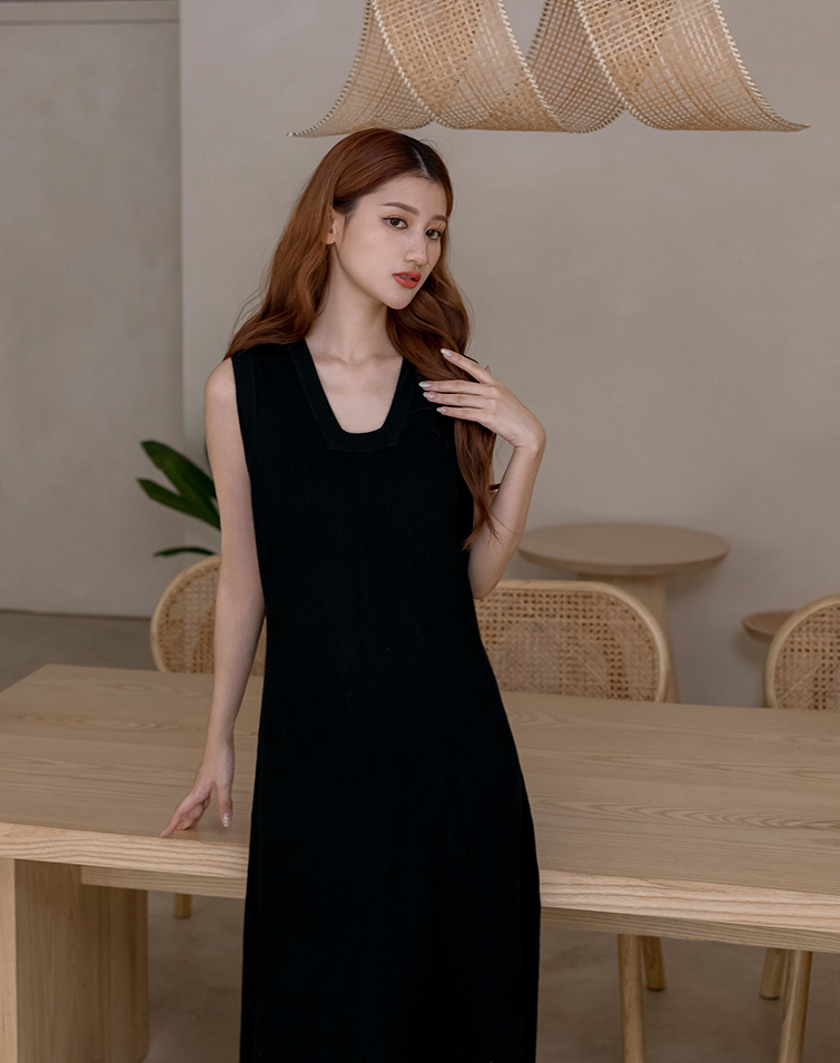 FRENCH SQUARE COLLAR KNIT MAXI DRESS