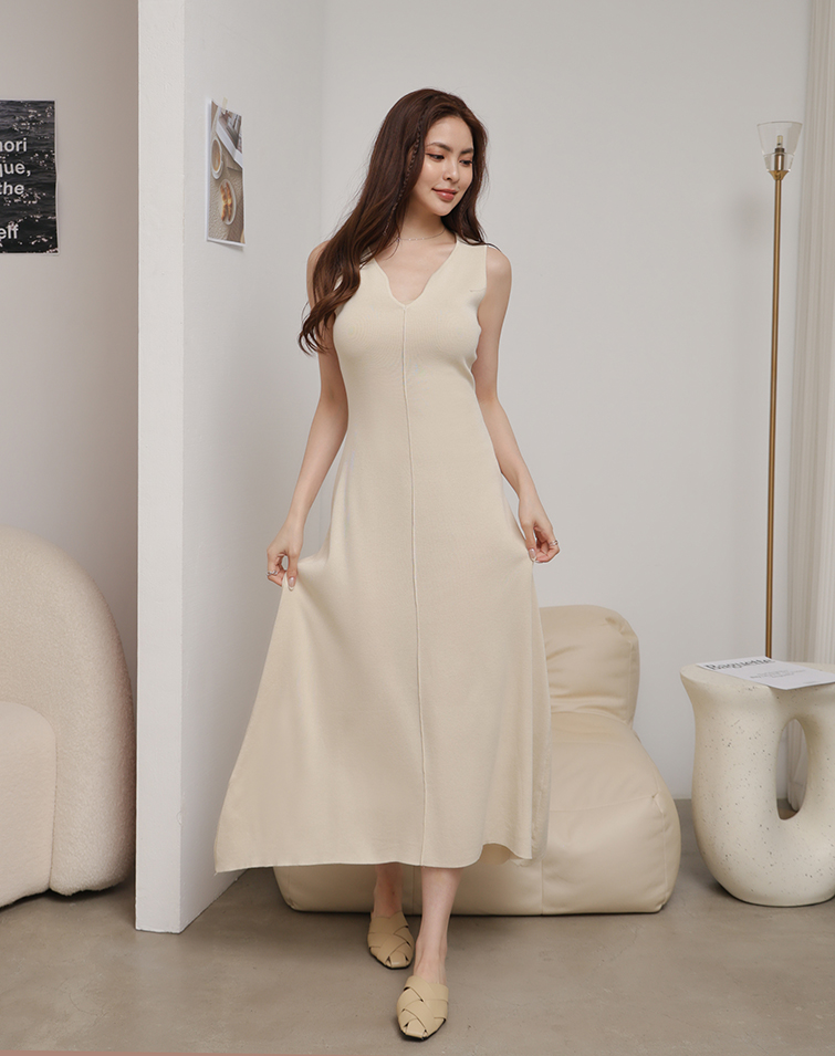 SOLID COLOR ARCH NECKLINE DESIGN MAXI DRESS