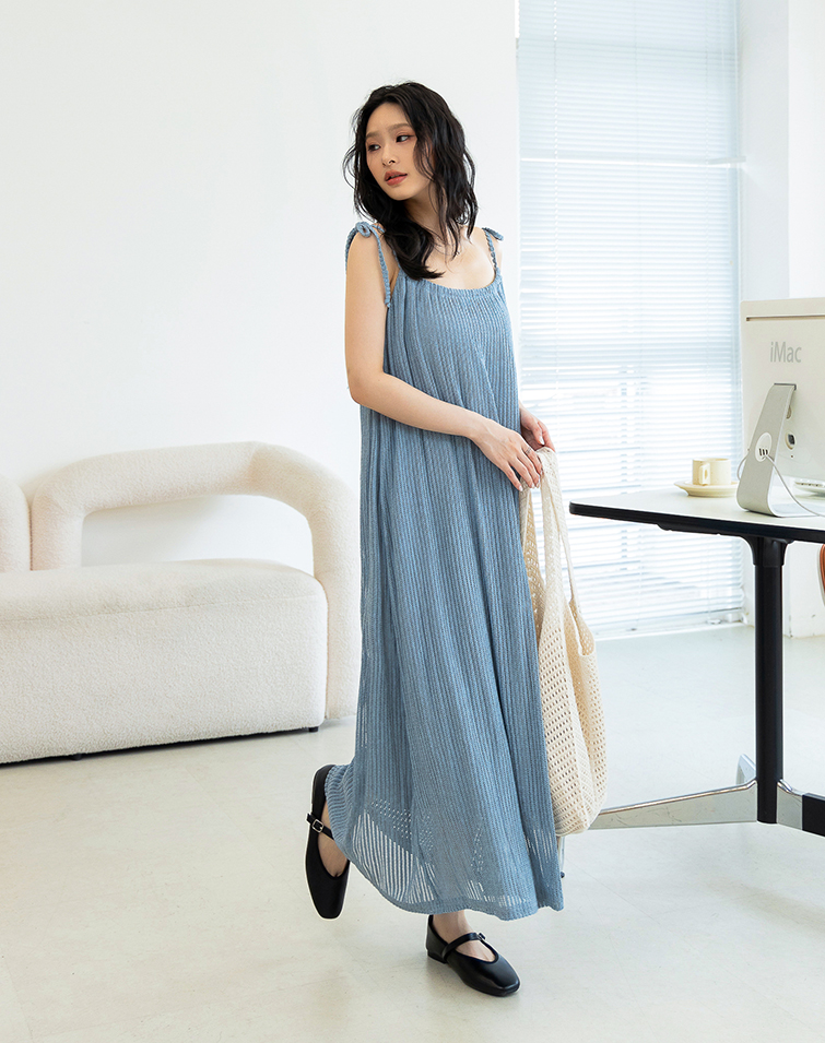 ELEGANT TEXTURED TIE-WAIST LONG DRESS