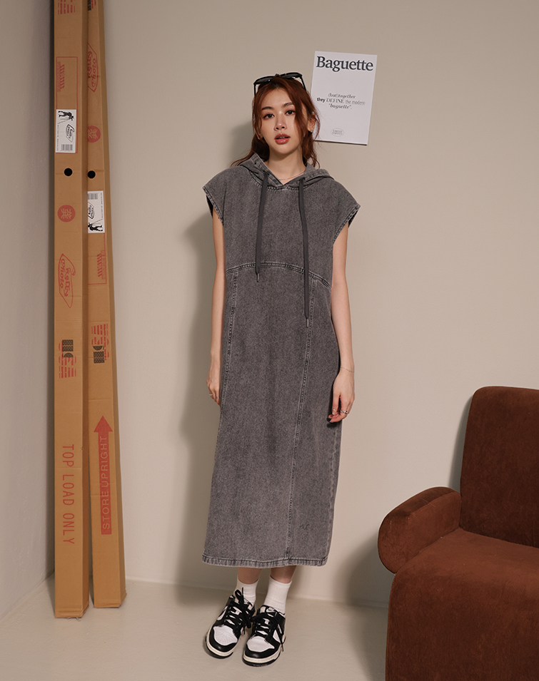 STREET-STYLE DENIM HOODED DRESS