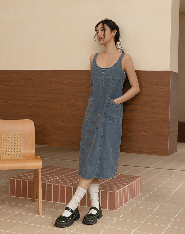 CASUAL BUTTON-DOWN DENIM DRESS