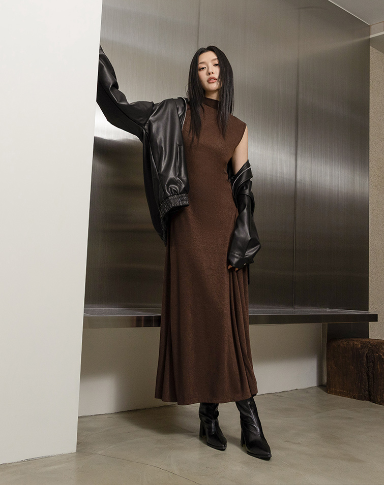 SOFT-TOUCH SLIMMING MAXI DRESS