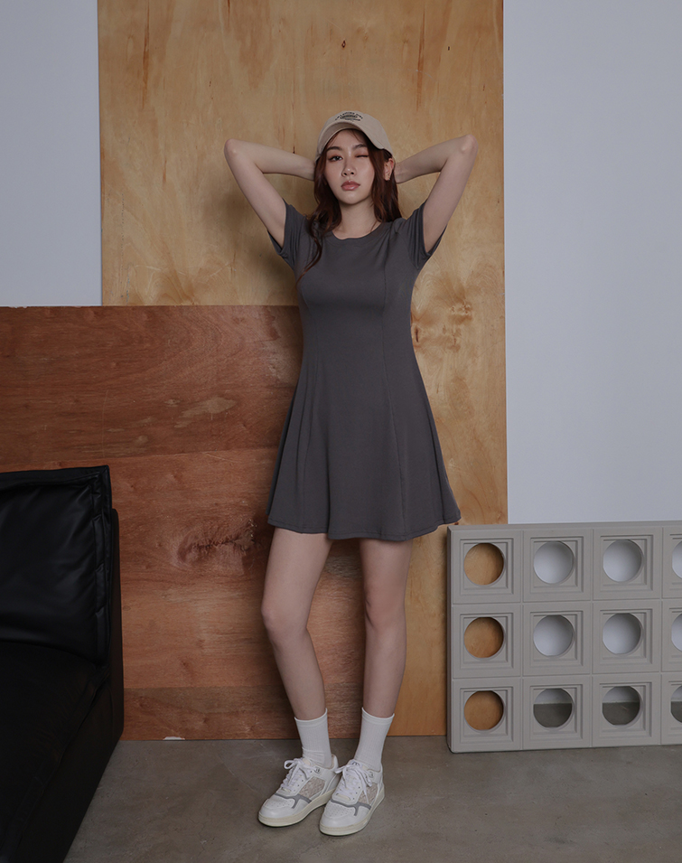 MIT MINIMALIST ROUND NECK DRESS