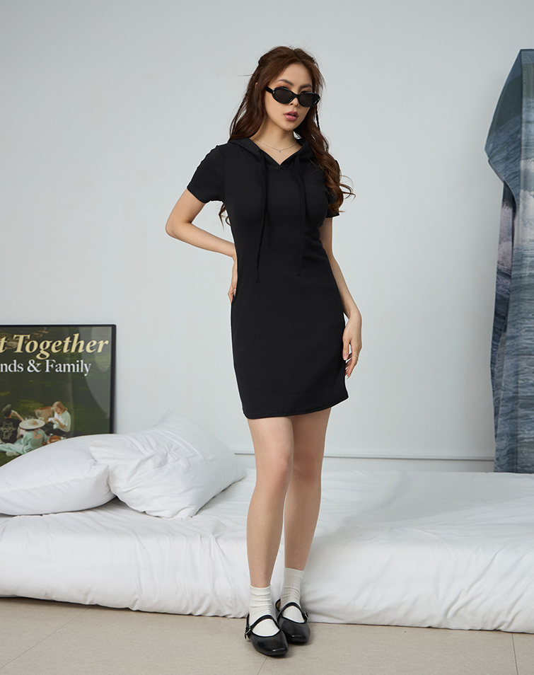 MIT MINIMALIST SOLID HOODED SHORT DRESS