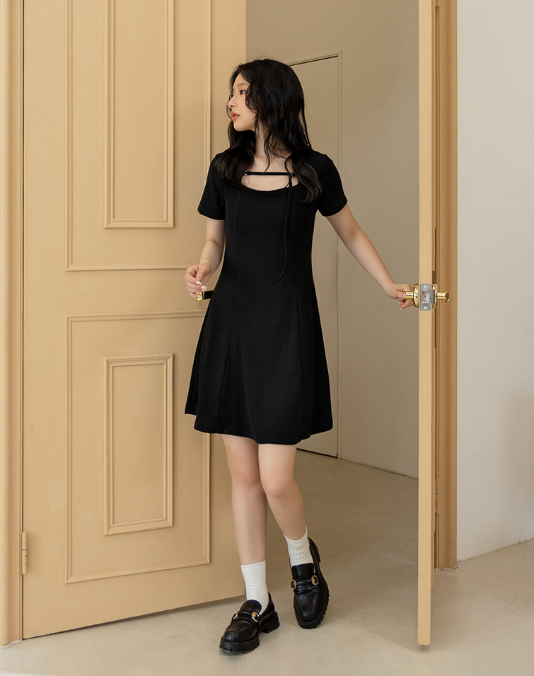 MIT MINIMALIST FLARE-HEM DRESS