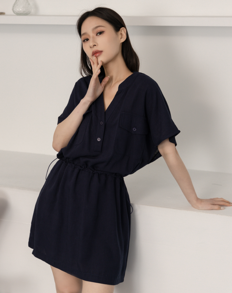 MINIMALIST V-NECK CINCHED-WAIST DRESS