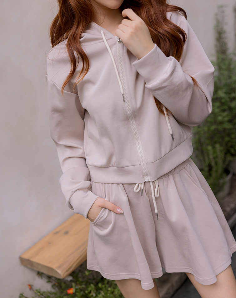 COMFY AND SOFT CASUAL HOODIE AND SHORTS SET