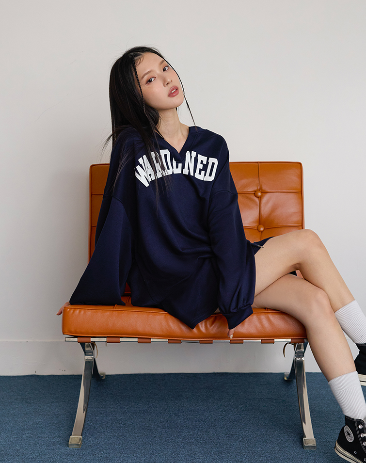 V-NECK LETTER PRINT TOP & SKIRT SET