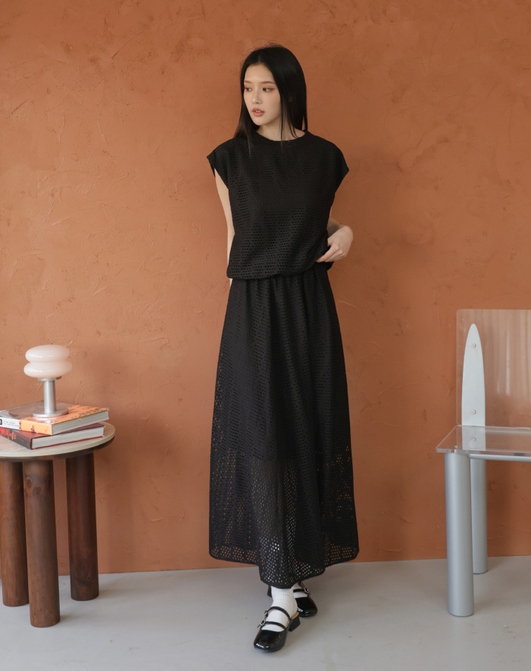 SOFT TEXTURED KNIT MAXI SKIRT SET