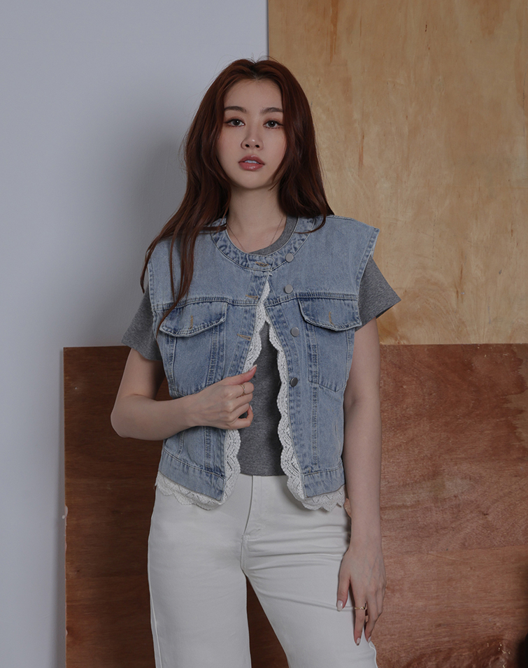 LACE HEM ROUND NECK DENIM VEST JACKET