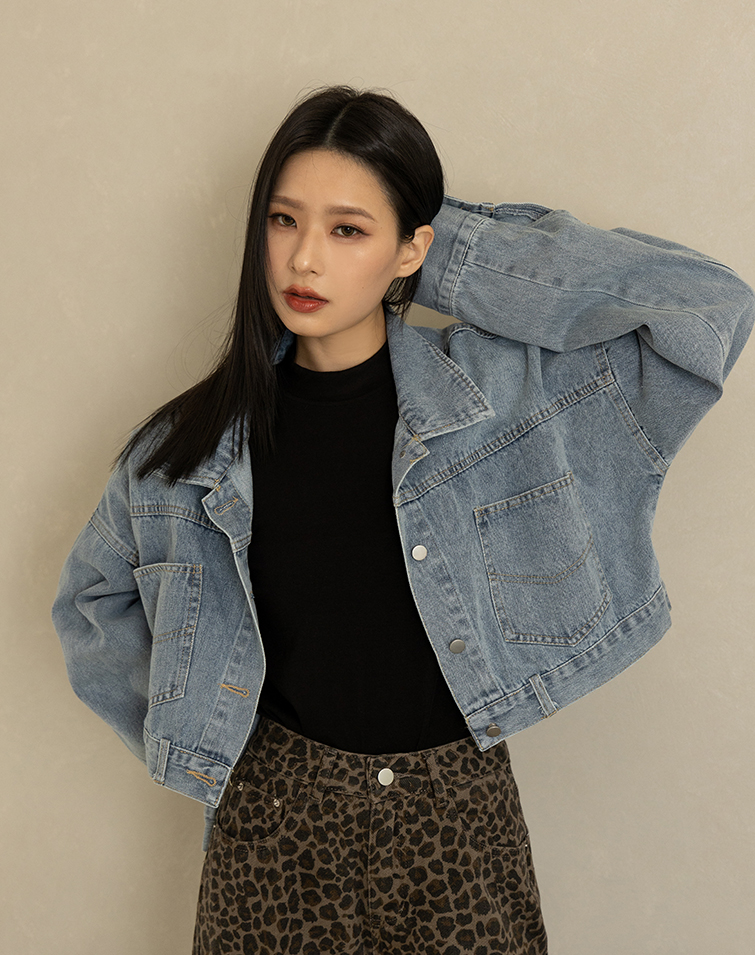 CLASSIC WASHED DENIM JACKET