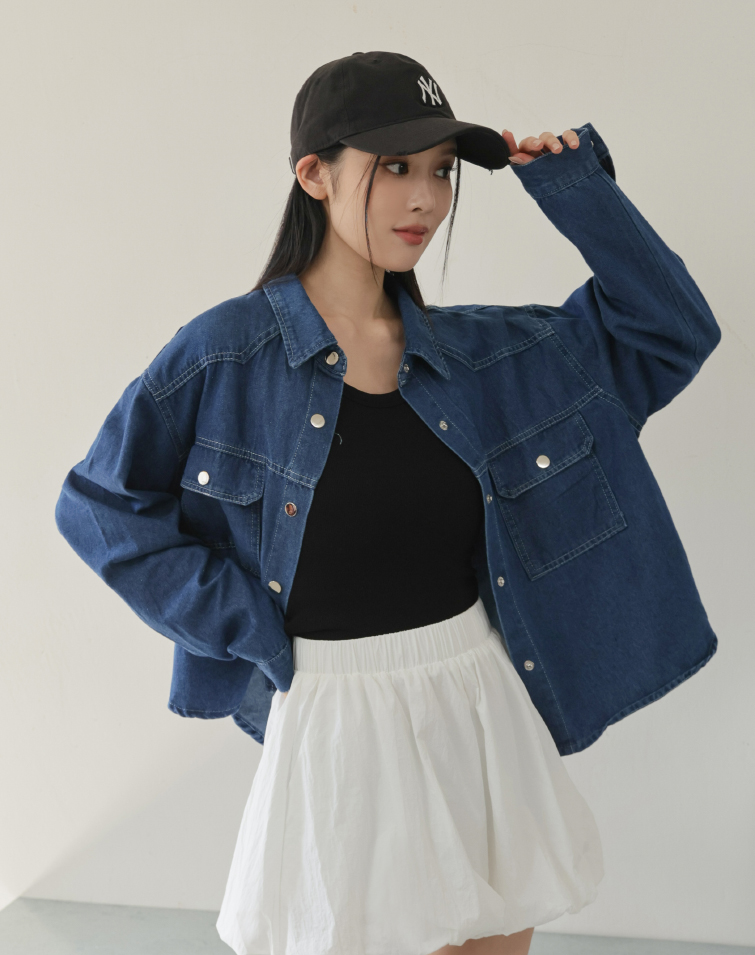 CASUAL DENIM SHIRT WITH SNAP BUTTONS