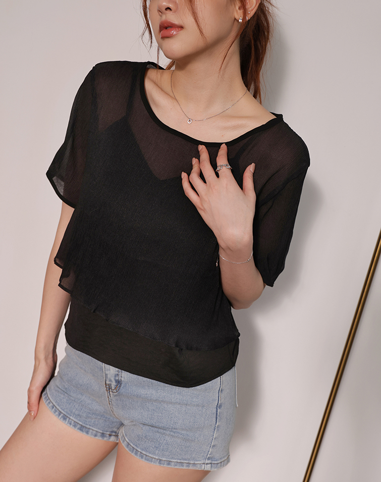 LAYERED TWO-PIECE SHORT-SLEEVE VEST