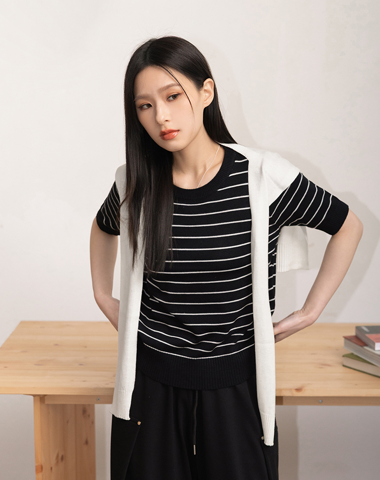 CONTRAST-STRIPE TWO-PIECE TOP