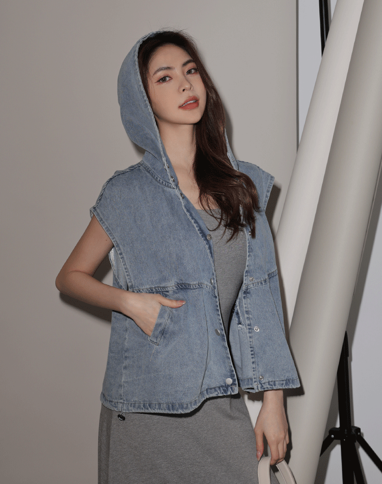 EFFORTLESS HOODED DENIM CINCHED VEST