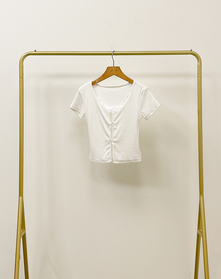 CHIC BOW EMBELLISHED T-SHIRT