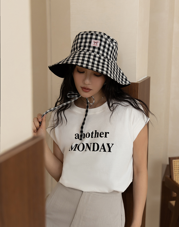 TRENDY LETTER GRAPHIC CREWNECK TEE