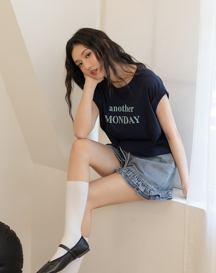 TRENDY LETTER GRAPHIC CREWNECK TEE