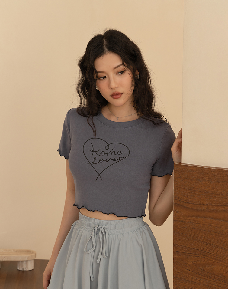 VIBRANT CONTRAST TRIM HEART T-SHIRT
