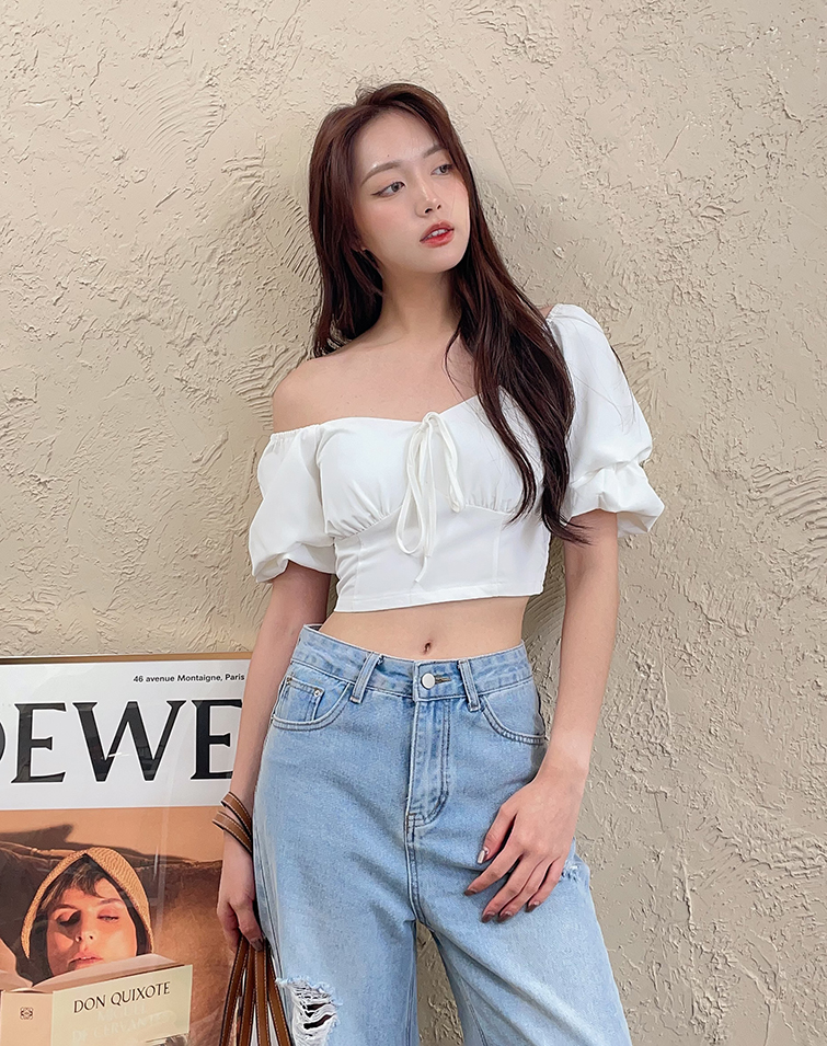ROMANTIC PUFF-SLEEVE TIE-FRONT TOP