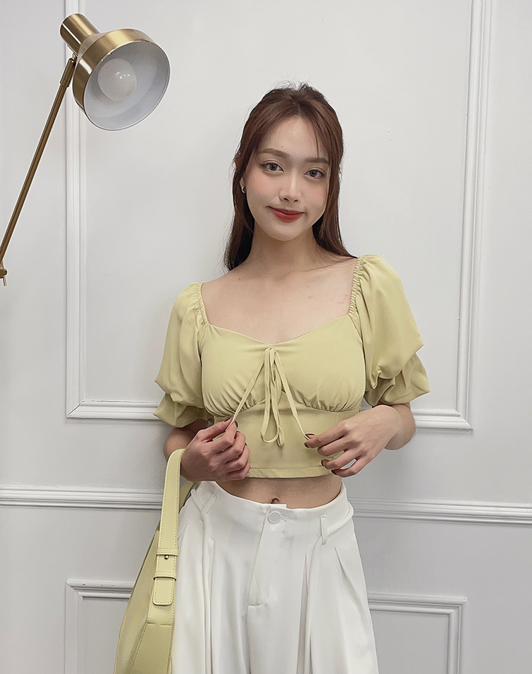 ROMANTIC PUFF-SLEEVE TIE-FRONT TOP