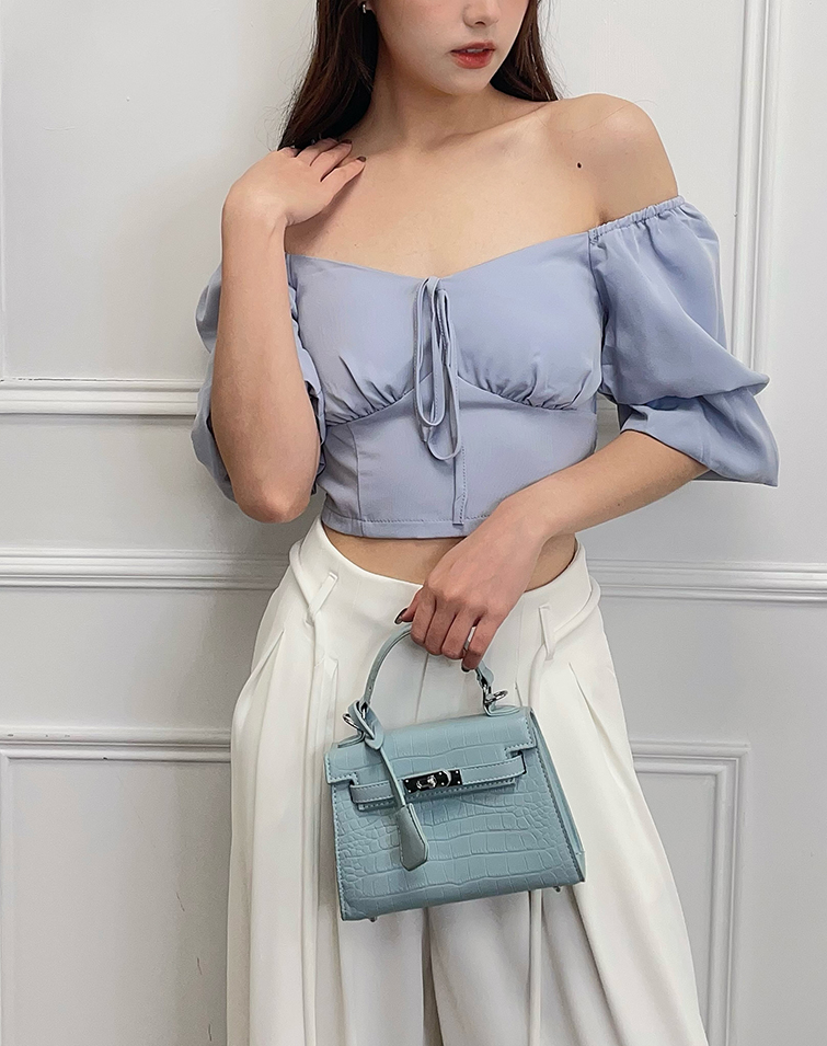 ROMANTIC PUFF-SLEEVE TIE-FRONT TOP