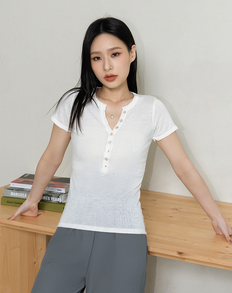 BUTTON-FRONT SOFT-FEEL KNIT TOP