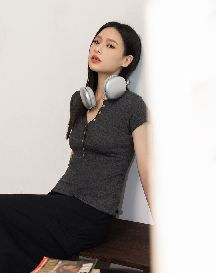 BUTTON-FRONT SOFT-FEEL KNIT TOP