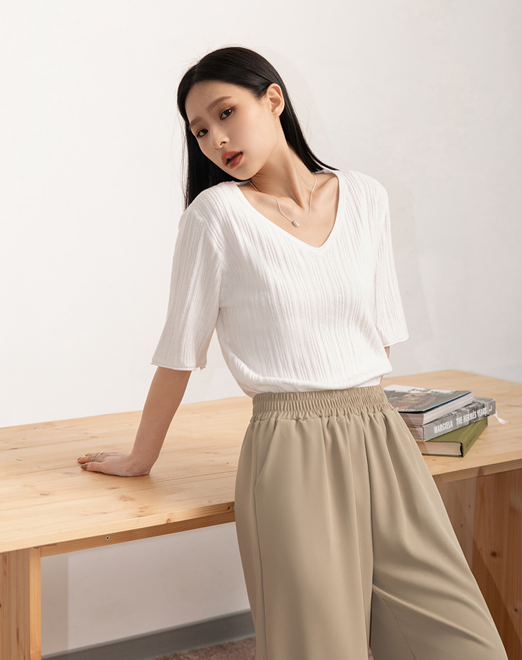 SOFT-FEEL RIBBED TEE