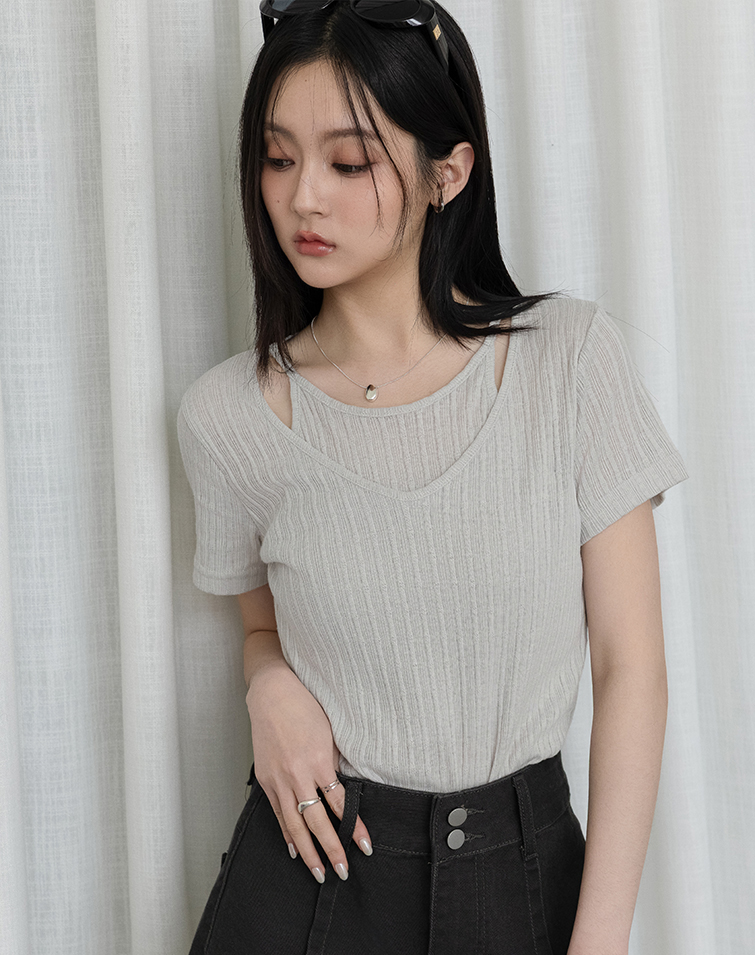 LAYERED RIB COLLARBONE TOP